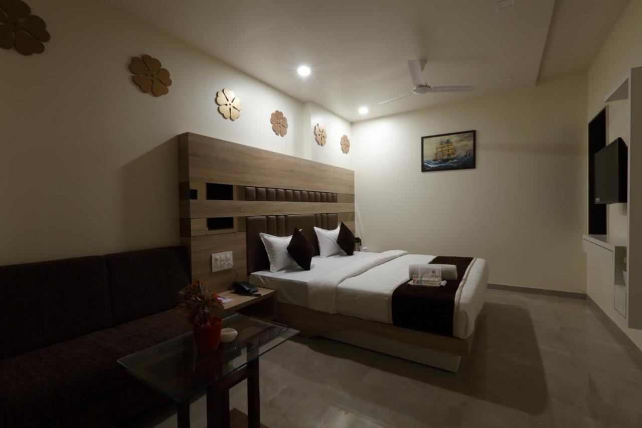 Hotel Alka Inn Ahmedabad Ngoại thất bức ảnh