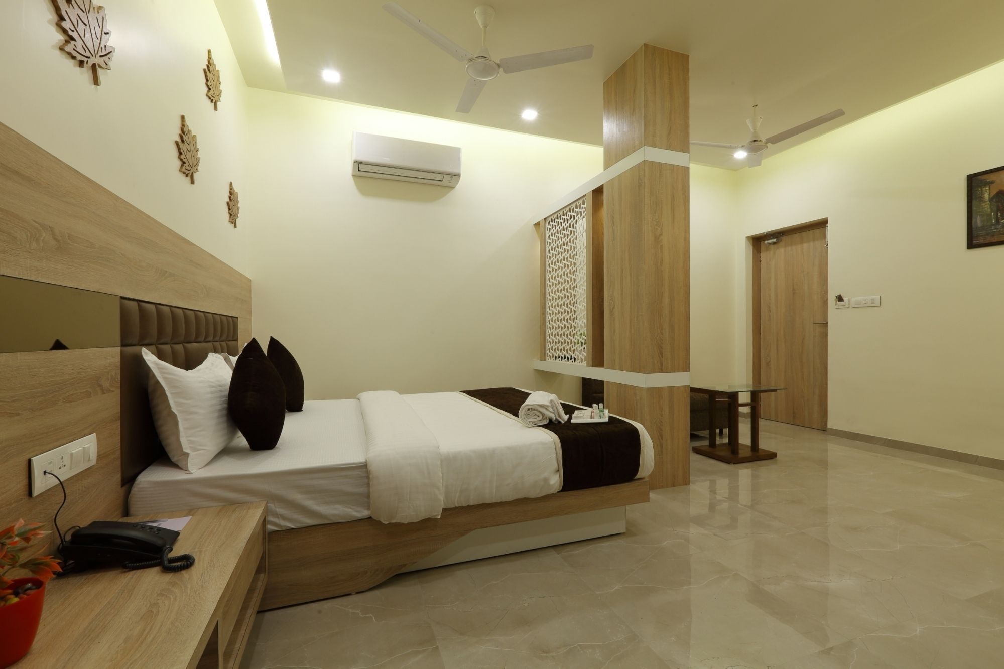 Hotel Alka Inn Ahmedabad Ngoại thất bức ảnh