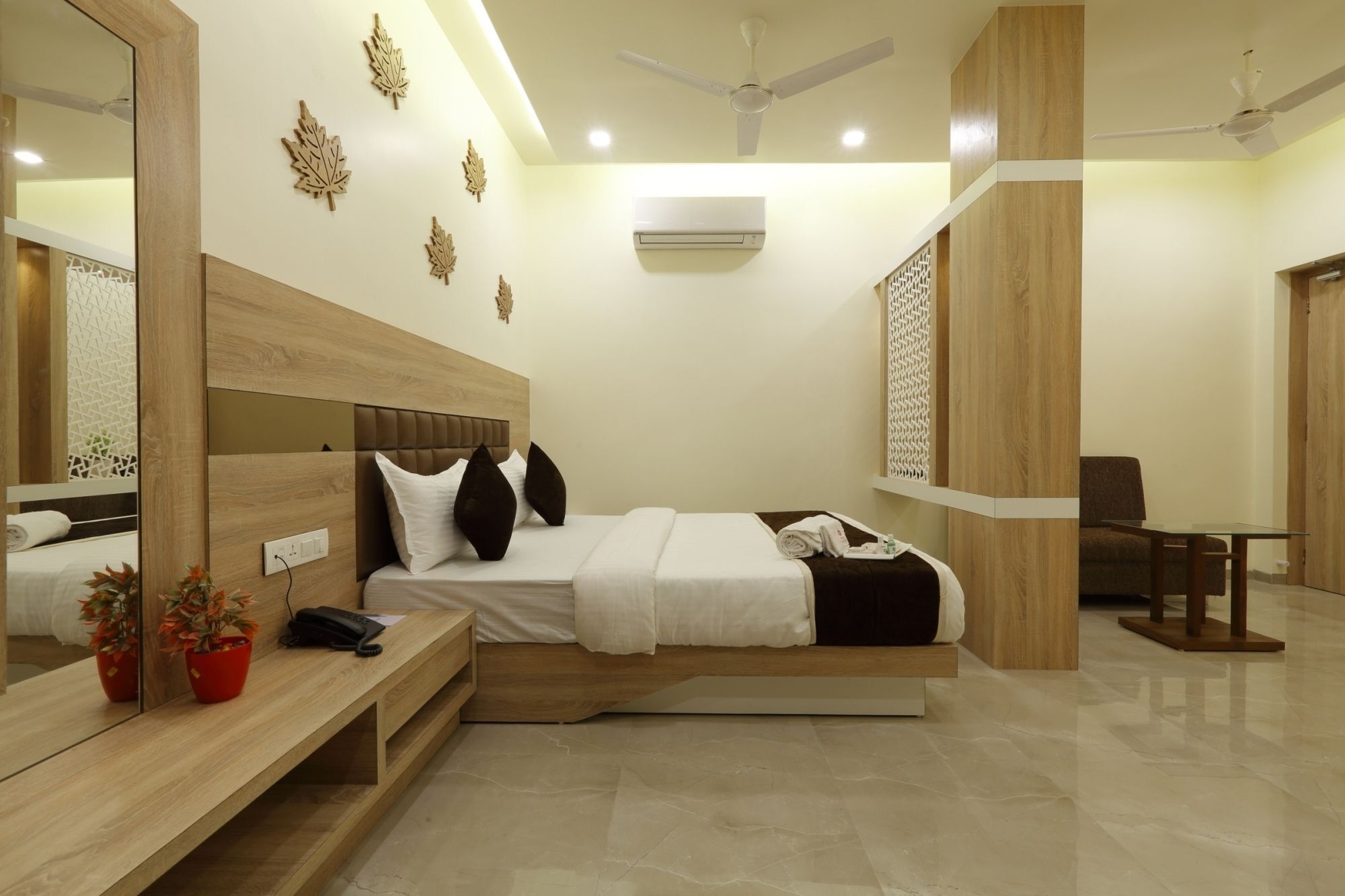 Hotel Alka Inn Ahmedabad Ngoại thất bức ảnh