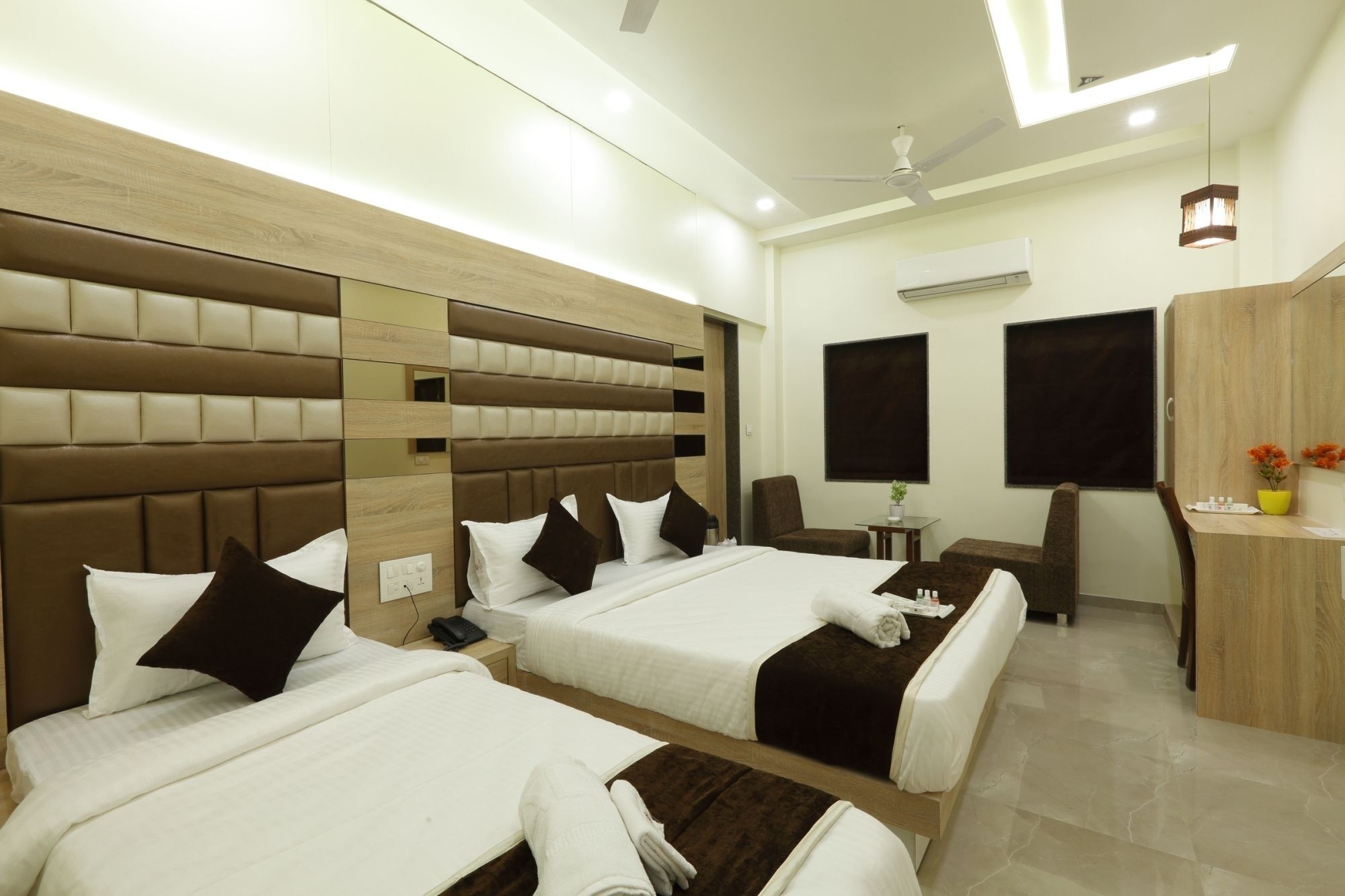 Hotel Alka Inn Ahmedabad Ngoại thất bức ảnh